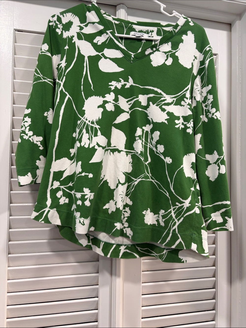 Chico's White Floral V-Neck Long Sleeve Top on Green